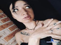 HildaCourtney cam4 live cam performer profile