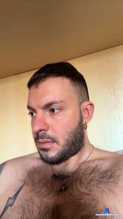 gutsxxx cam4 straight performer from Republic of Italy  
