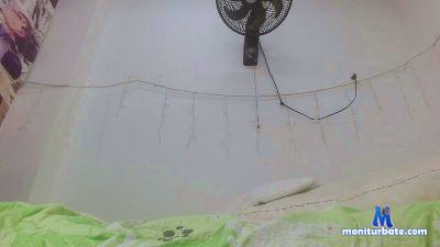 johny_30cmss cam4 bicurious performer from United States of America  