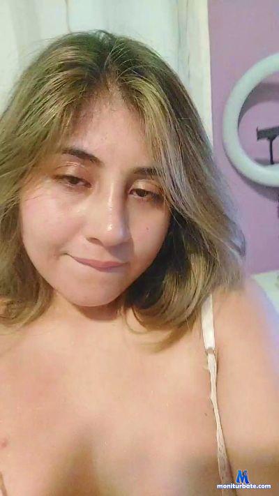 ilonka_Ui cam4 bisexual performer from Republic of Colombia masturbaci culo mamada squirt azotes pies 
