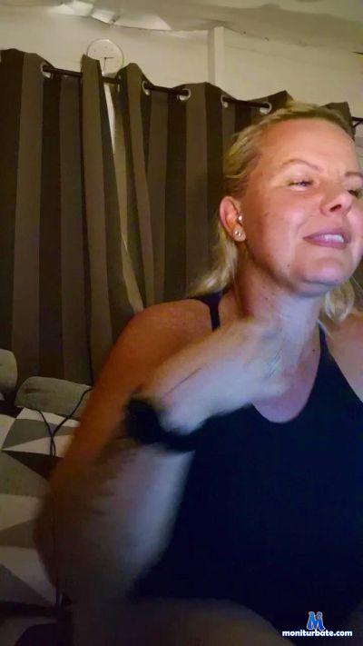 MinnaSwe cam4 bicurious performer from Kingdom of Sweden leksaker ass livetouch cute pussy pee masturbation 