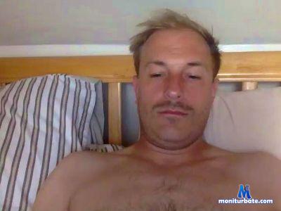 wobneb cam4 gay performer from United Kingdom of Great Britain & Northern Ireland wobneb 