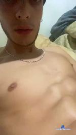 adri2199 cam4 livecam show performer room profile