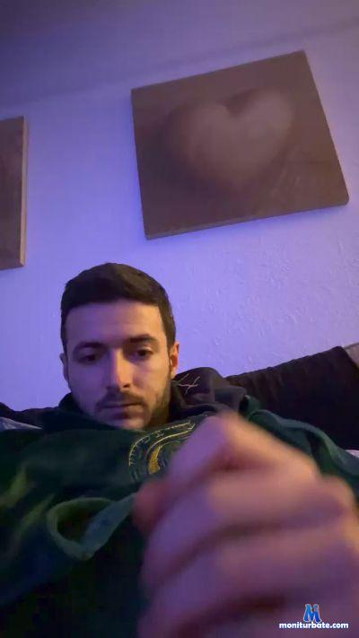 Richyrich00 cam4 straight performer from United Kingdom of Great Britain & Northern Ireland  