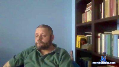 biobear1968 cam4 gay performer from Republic of Italy  
