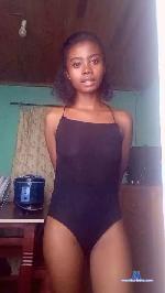 inahsia cam4 livecam show performer room profile