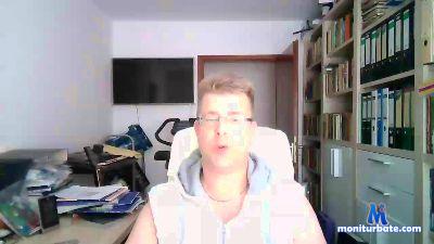 Versaut08 cam4 bisexual performer from Federal Republic of Germany  