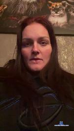 Guusje23 cam4 livecam show performer room profile