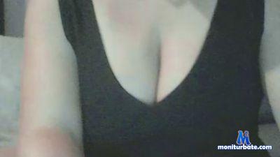 JulieL1 cam4 bisexual performer from French Republic  