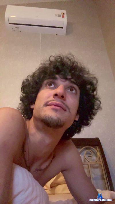 weedluv420 cam4 straight performer from Federative Republic of Brazil feet cum gozo C2C findom 