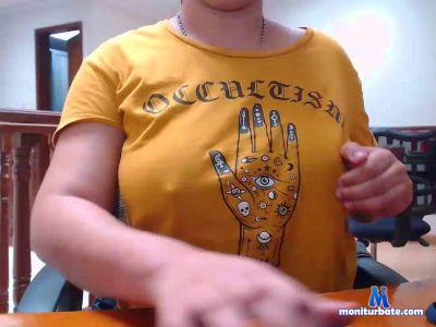 Bunny_good cam4 bisexual performer from Republic of Colombia  