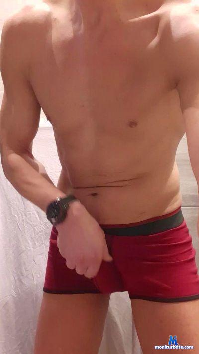 mlknovors_xxx cam4 gay performer from Federative Republic of Brazil  