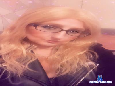 Aimz2PleaseUk cam4 straight performer from United Kingdom of Great Britain & Northern Ireland feet squirt C2C analtoys cute pussy ass 