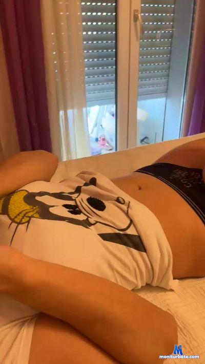 simbalion223 cam4 bisexual performer from Republic of Italy  