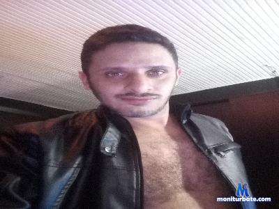 JHORMANFUCKME cam4 bicurious performer from Kingdom of the Netherlands  