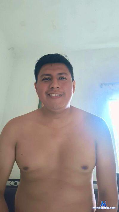 revnok1 cam4 bisexual performer from United Mexican States  
