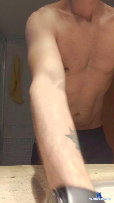 adrianet21 cam4 bisexual performer from Kingdom of Spain  