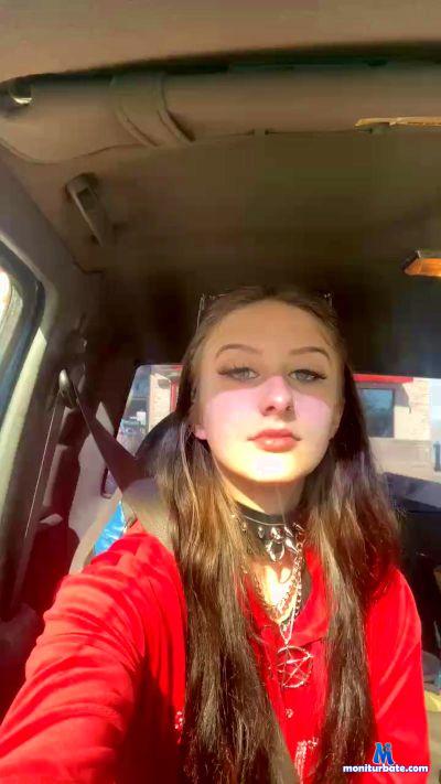 chlump cam4 bisexual performer from United States of America amateur goth emo bdsm innocent young feet 