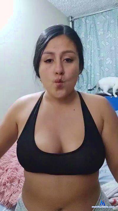 lia_hot5 cam4 bisexual performer from French Republic pee squirt blowjob feet 