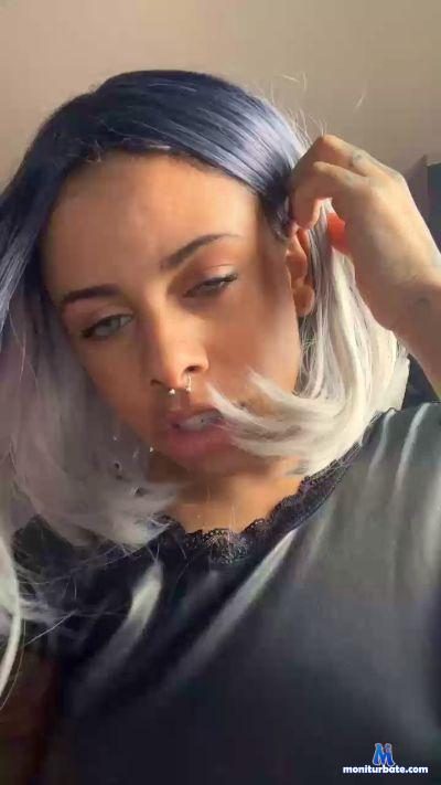 _fragolina cam4 bicurious performer from Republic of Italy  