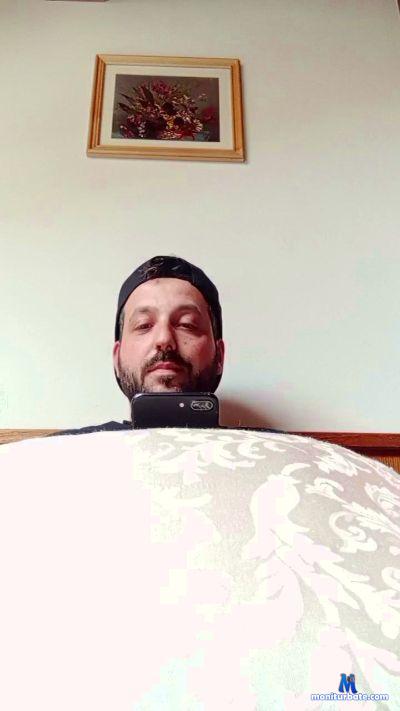 Luscio86 cam4 bicurious performer from Republic of Italy  