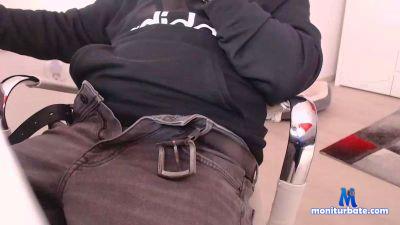 hector001 cam4 bisexual performer from Republic of Austria  