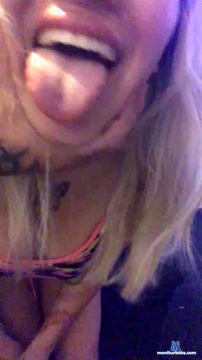 Sadiepeep cam4 bicurious performer from Republic of Chile  