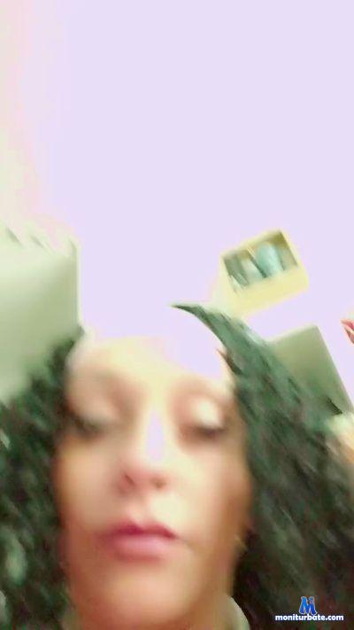 Skullstress cam4 bicurious performer from United Kingdom of Great Britain & Northern Ireland  
