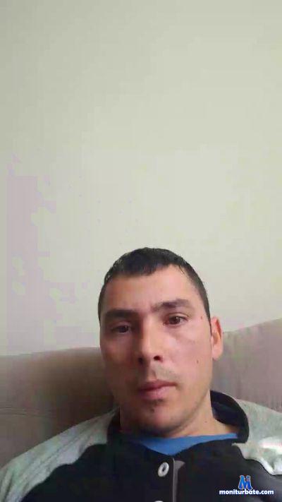 Alingavrila cam4 bicurious performer from Republic of Italy  