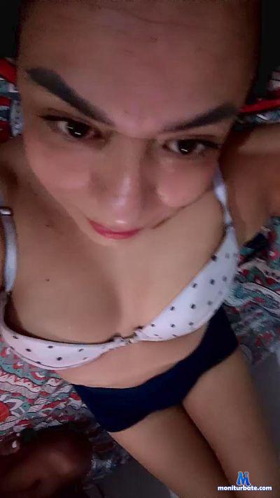 Emily444 cam4 straight performer from Republic of Colombia  