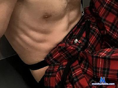 ohmygodronnie cam4 unknown performer from Republic of Italy  