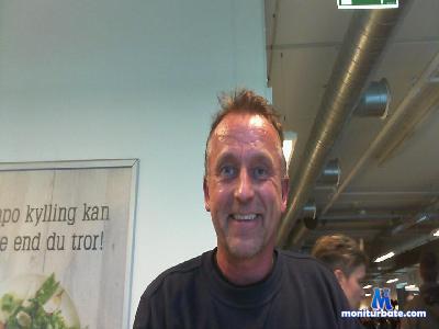 Icesmoker6666 cam4 straight performer from Kingdom of Denmark  