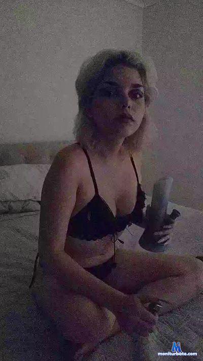 hornyyoungsters cam4 bisexual performer from Republic of Chile  
