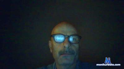 pigmism62 cam4 gay performer from Republic of Italy  