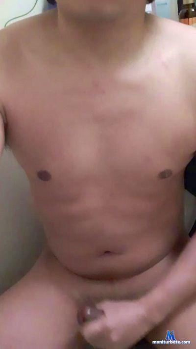 damienwolf69 cam4 gay performer from Japan  
