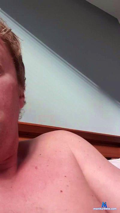 onthebeachto cam4 straight performer from United Kingdom of Great Britain & Northern Ireland exhib onthebeachto 