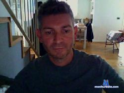 Bengiamm1 cam4 live cam performer profile