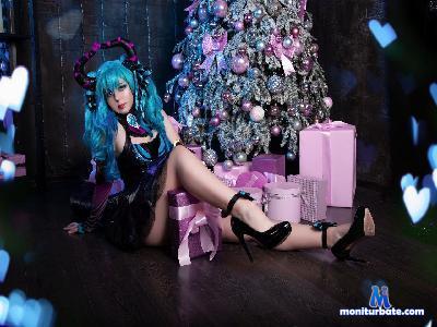 MaureenButton cam4 bisexual performer from French Republic femdom feet ass cosplay spanking 