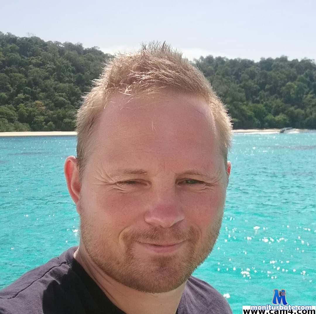 snikende38 cam4 straight performer from Norfolk Island  