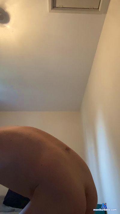 JAXXX95 cam4 bisexual performer from United Kingdom of Great Britain & Northern Ireland  