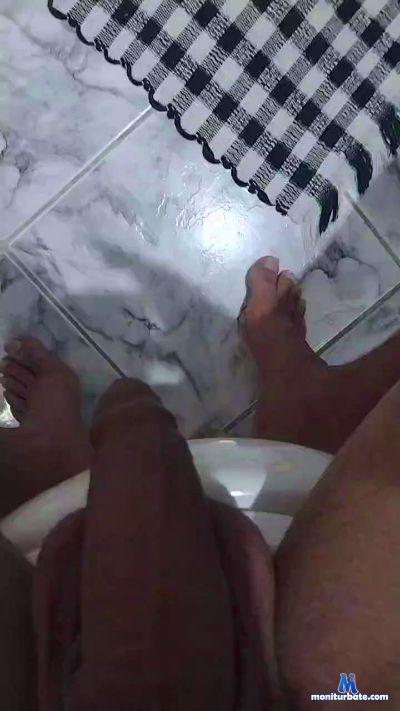 Charmde_noir cam4 straight performer from United States of America  