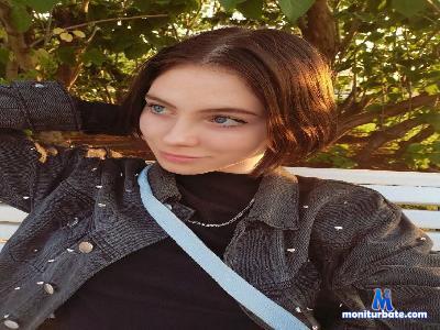 Gina_Glorious cam4 bisexual performer from Kingdom of the Netherlands  