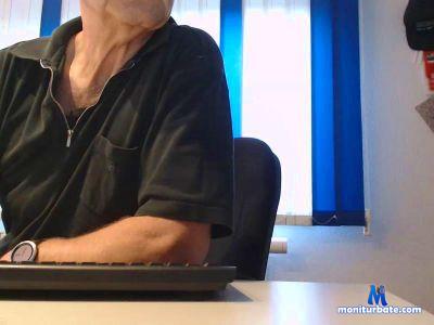 Christian_57 cam4 bicurious performer from Federal Republic of Germany livetouch 