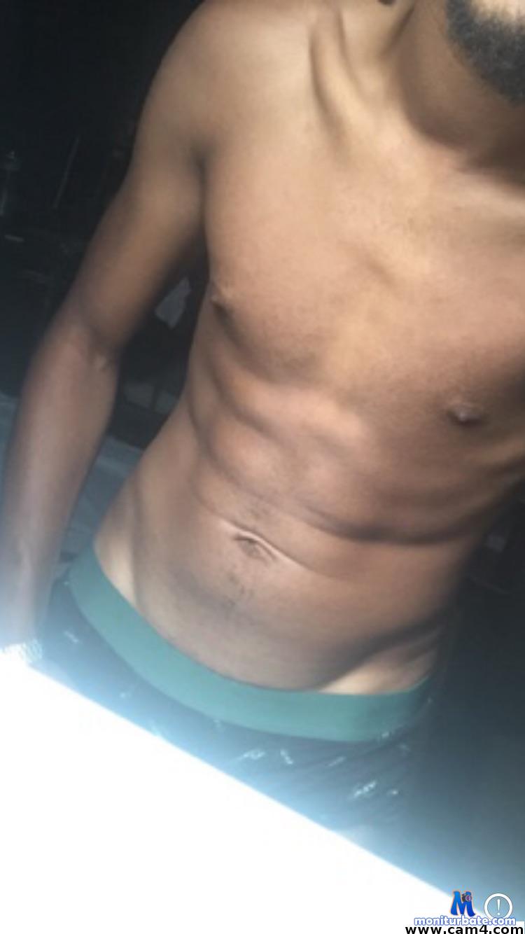 pikinotii1 cam4 gay performer from Grand Duchy of Luxembourg  