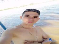 Esteban_lopez21 cam4 live cam performer profile