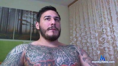 huntyourheart94 cam4 bisexual performer from Republic of Bulgaria tattoo muscle cum livetouch 