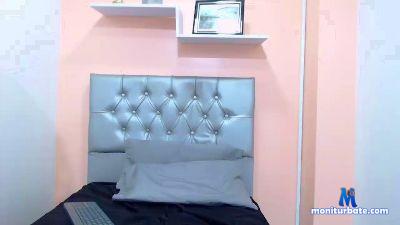 Molly_Jammes cam4 bisexual performer from Kingdom of Spain hairy masturbation C2C striptease cute pussy ass 