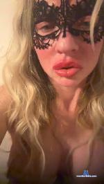 Pariskiss cam4 livecam show performer room profile