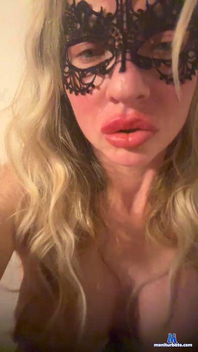 Pariskiss cam4 bicurious performer from Republic of Italy  