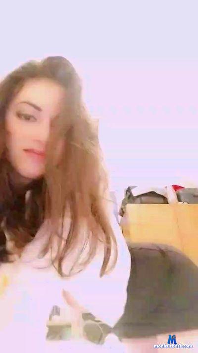 Kitty2_0 cam4 bisexual performer from Republic of Italy bdsm pussy amateur gamer pornstar lesbian 